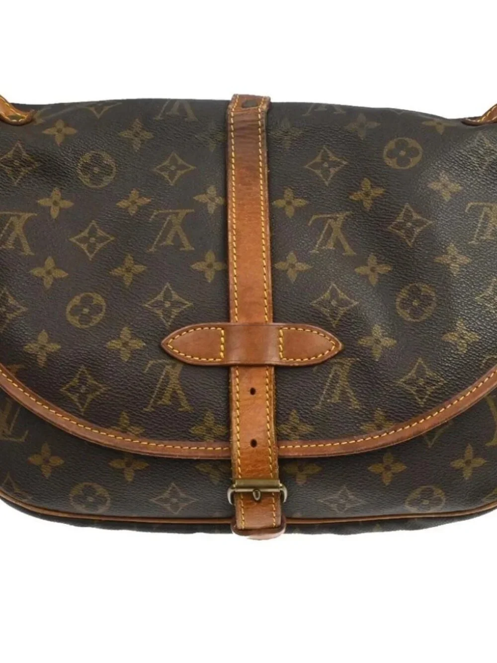 Louis Vuitton outside 	ab